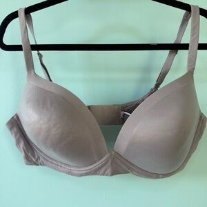 Body by Victoria Secret Lined Demi Bra 40D Underwire Padded Convertible Strap
